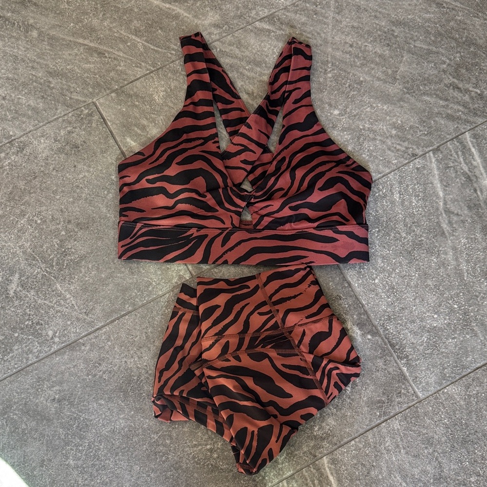 Fabletics Zebra Print Sports Bra and leggings Set - Black and Brown